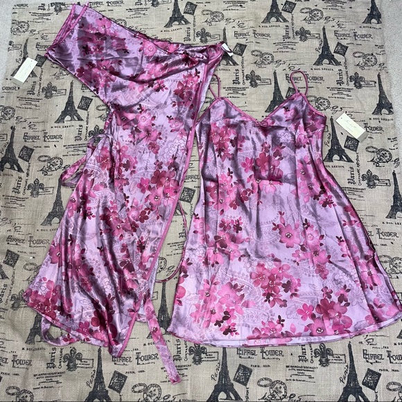 Secret Treasures NWT! Floral Mauve Purple  Chemise & Wrapper Set Size S - Picture 7 of 13